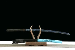Alternative view of Dusk Fang - Handsmitt Katana av 1045 kolstål