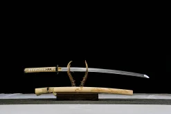 Alternative view of Clear Shadow - Handsmitt Katana av 1065 kolstål