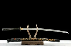 Alternative view of Dark Clouds - Handsmitt Katana av 1065 kolstål