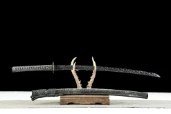 Alternative view of Demon Mark - Handsmitt Katana av 1065 kolstål