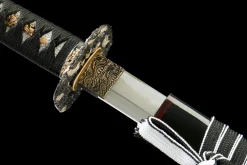 Alternative view of Obsidian Roar - Handsmitt Katana av T10 verktygsstål