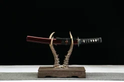 Red Brocade - Handsmitt Tanto av 1065 kolstål
