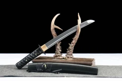 Alternative view of Phantom Wail - Handsmitt Tanto av High Carbon Steel