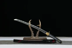 Alternative view of Flame Shadow - Handsmitt Wakizashi av 1045 kolstål